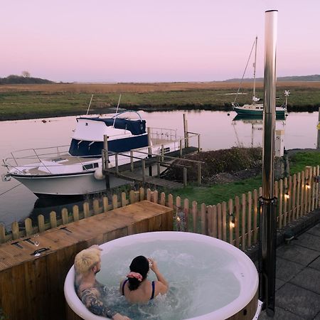 Hot Tub With A View - Christchurch Harbour Zewnętrze zdjęcie