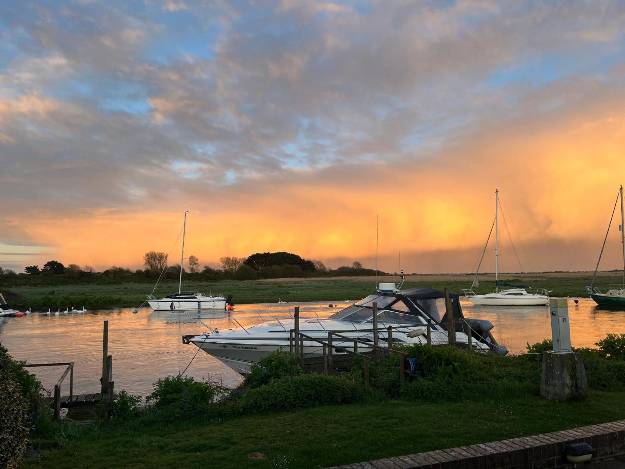 Hot Tub With A View - Christchurch Harbour Zewnętrze zdjęcie