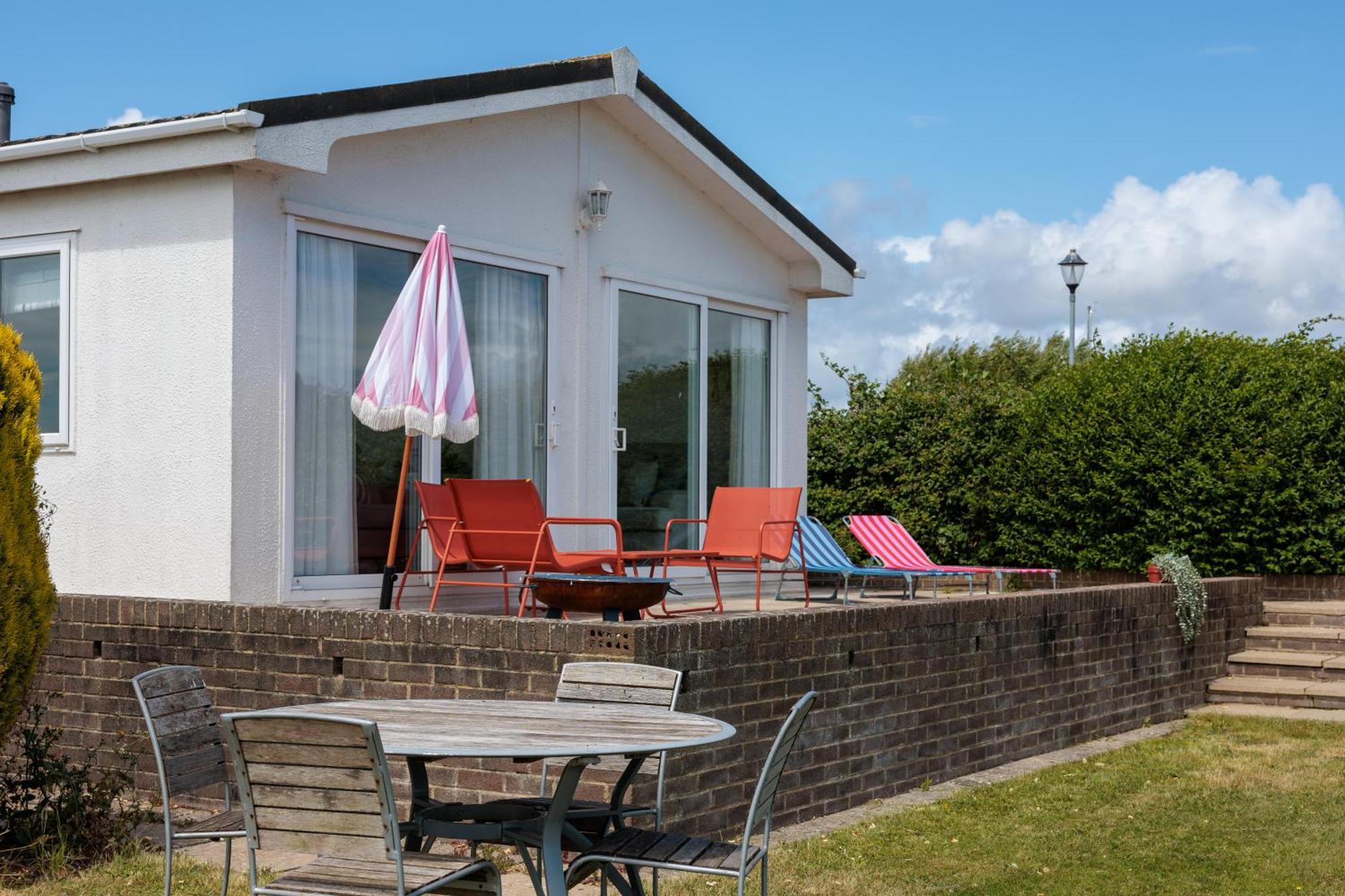 Hot Tub With A View - Christchurch Harbour Zewnętrze zdjęcie
