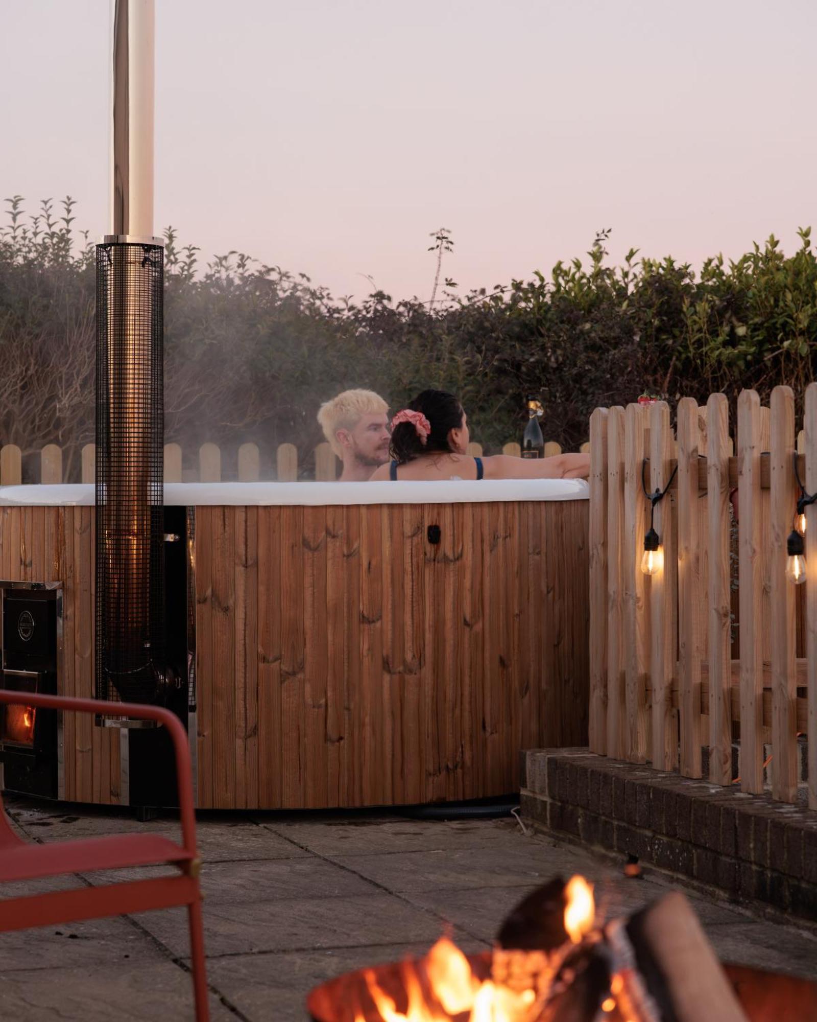 Hot Tub With A View - Christchurch Harbour Zewnętrze zdjęcie